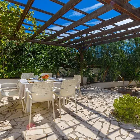 Abahana Villas Monte Cristo Вилла